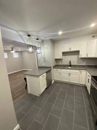 Main picture of 1235 Summit St