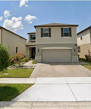 Main picture of 2643 E Lake Pointe Dr