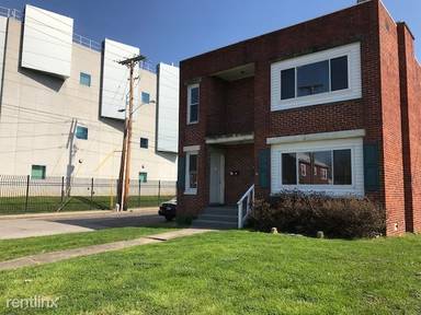 Main picture of 1357 Charleston Ave
