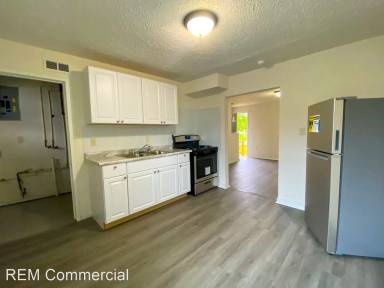 Main picture of 955 S Central Dr