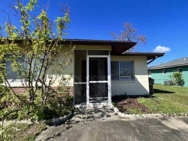 Main picture of 4406 Santa Barbara Blvd