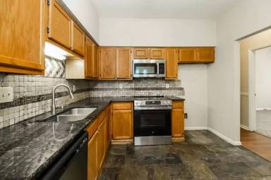 Main picture of 2428 Birnen Dr