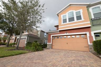 Main picture of 9529 Silver Buttonwood St
