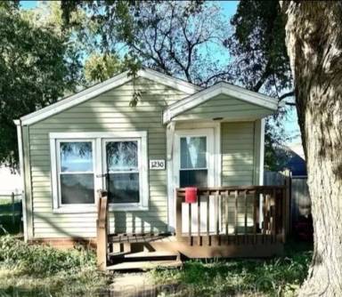 Main picture of 1230 State St