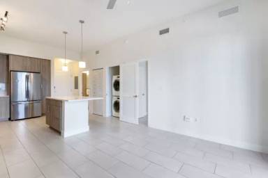 Main picture of Blu27 at Edgewater