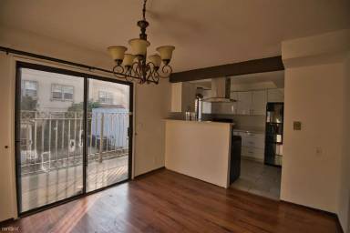 Main picture of 433 S 6th St