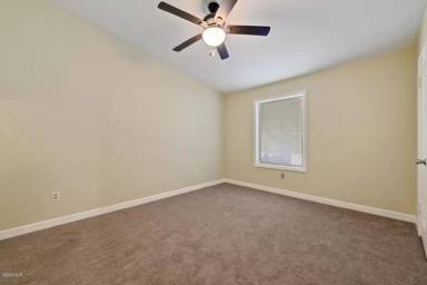 Main picture of 320 Lakeview Blvd