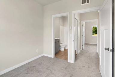 Main picture of 4157 Track St