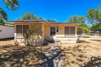 Main picture of 1002 S San Jose Dr