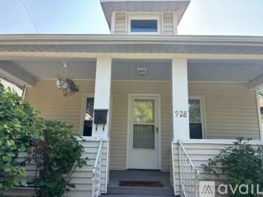Main picture of 928 Farrand St