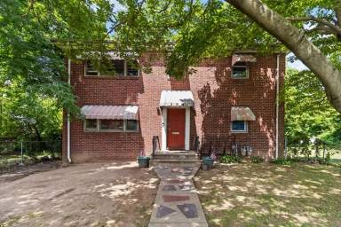 Main picture of 167 S Munn Ave