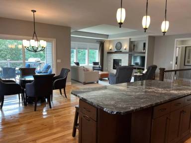 Main picture of 1716 Stone Crest Dr NE