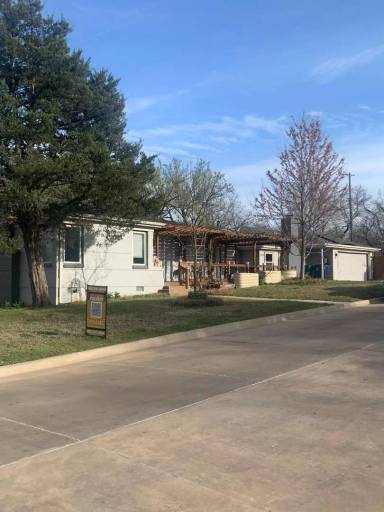 Main picture of 3224 N Virginia Ave