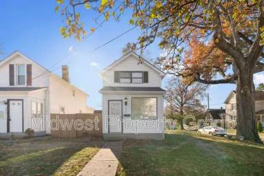 Main picture of 3612 Manhattan Ave