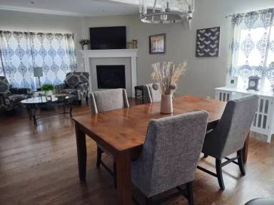 Main picture of 208 Custer Ave