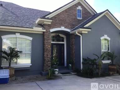 Main picture of 556 Battersea Dr