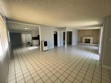 Main picture of 2200 E Tonopah Ave