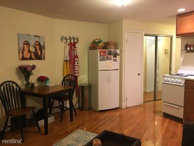 Main picture of 1482 Beacon St