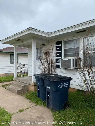Main picture of 1217 S Jefferson St