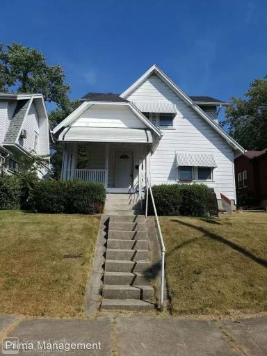 Main picture of 42 S Cherrywood Ave