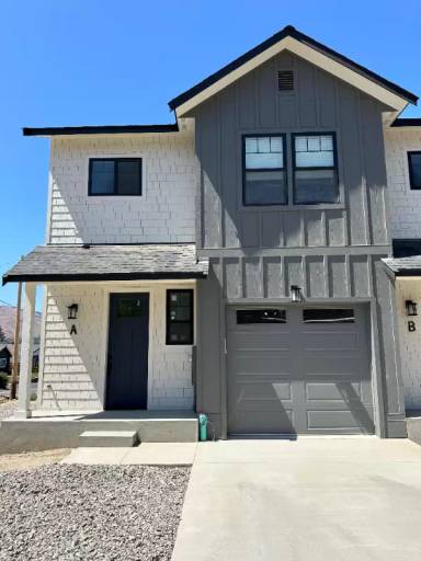 Main picture of 1300 Terrace Ct NE