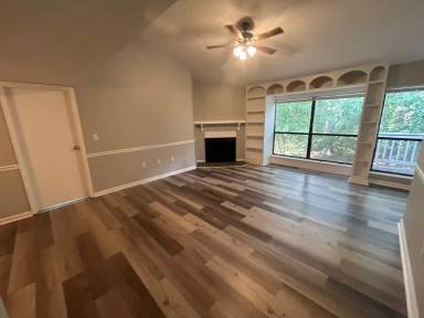 Main picture of Courtyard Condominiums