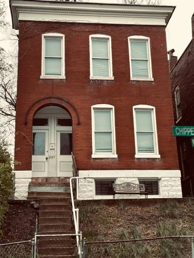Main picture of 2127 Chippewa St