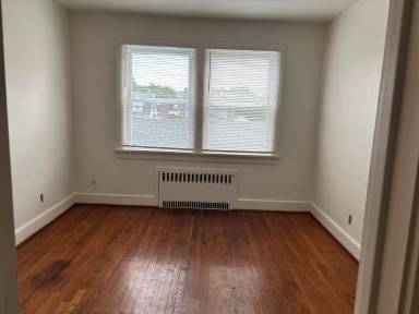 Main picture of 821 E Front St