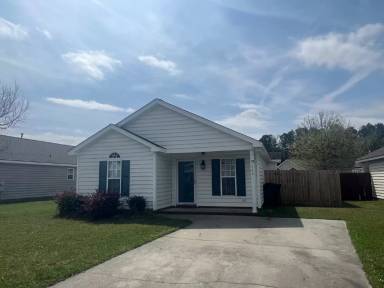 Main picture of 749 Seneca Ct