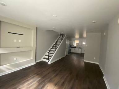 Main picture of 753 E Willard St