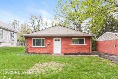 Main picture of 3839 Standish Ave