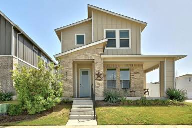 Main picture of 8000 Lennon Dr