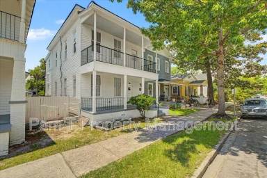 Main picture of 615 W 39th St