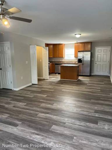 Main picture of 1306 Moses Ln
