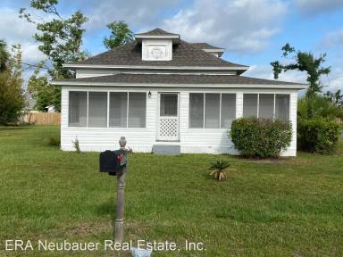 Main picture of 1002 Indiana Ave