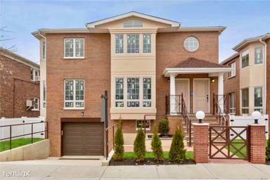 Main picture of 2134 Francis Lewis Blvd