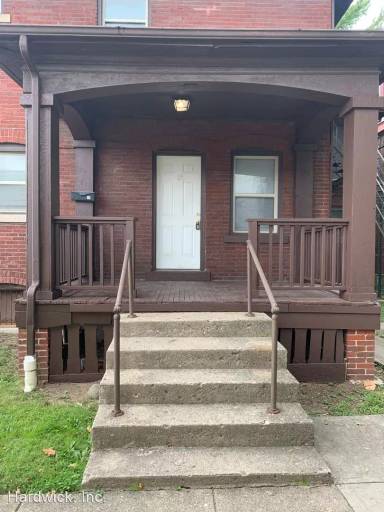 Main picture of 1312 E Main St