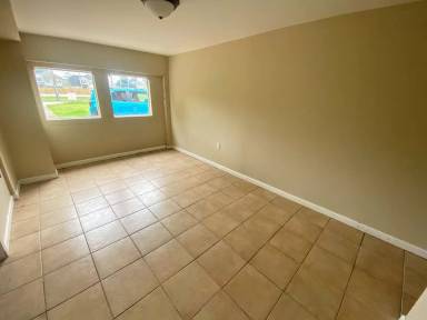 Main picture of 405 East St
