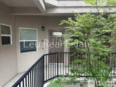 Main picture of 800 Moon Cir