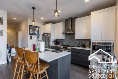 Main picture of 317 W Evergreen Ave