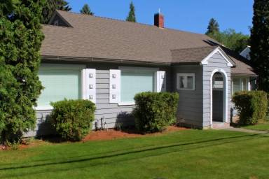 Main picture of 505 NW Broadway St