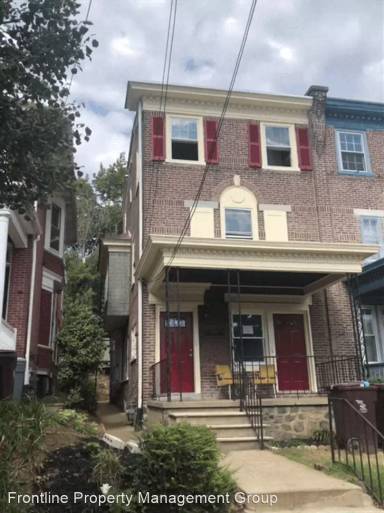 Main picture of 921 N Van Buren St