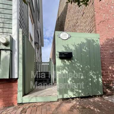 Main picture of 214 Houston St