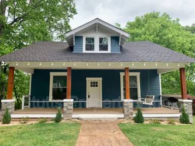 Main picture of 617 Howell St