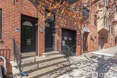 Main picture of 212 Jackson St