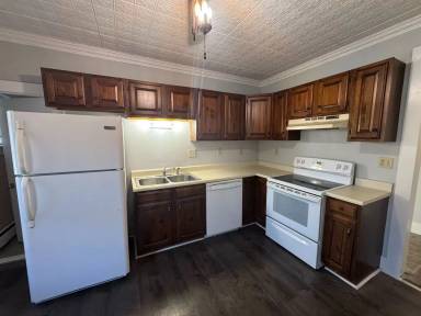 Main picture of 33 Giddings St