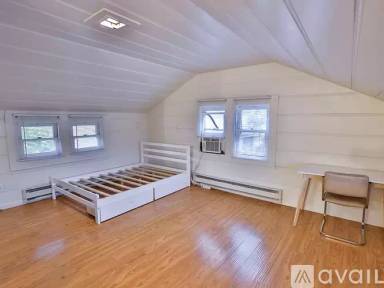 Main picture of 1327 W Adams Blvd