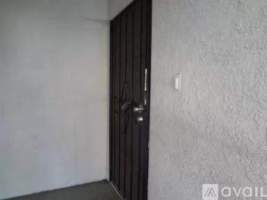 Main picture of 1319 High St