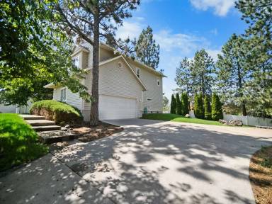 Main picture of 2116 S Scenic Blvd