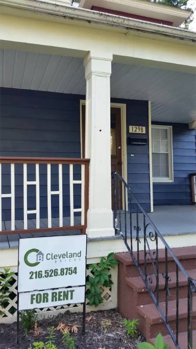 Main picture of 1298 W 115th St